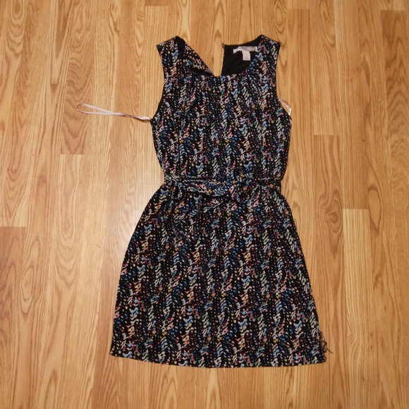 Forever 21 Dresses & Skirts - Forever 21 sz XS dress black with floral detail